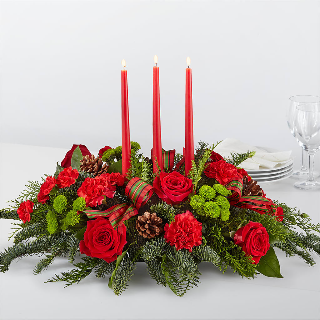 By the Candlelight Centerpiece – Elikonia Flores Y Eventos, San Juan PR