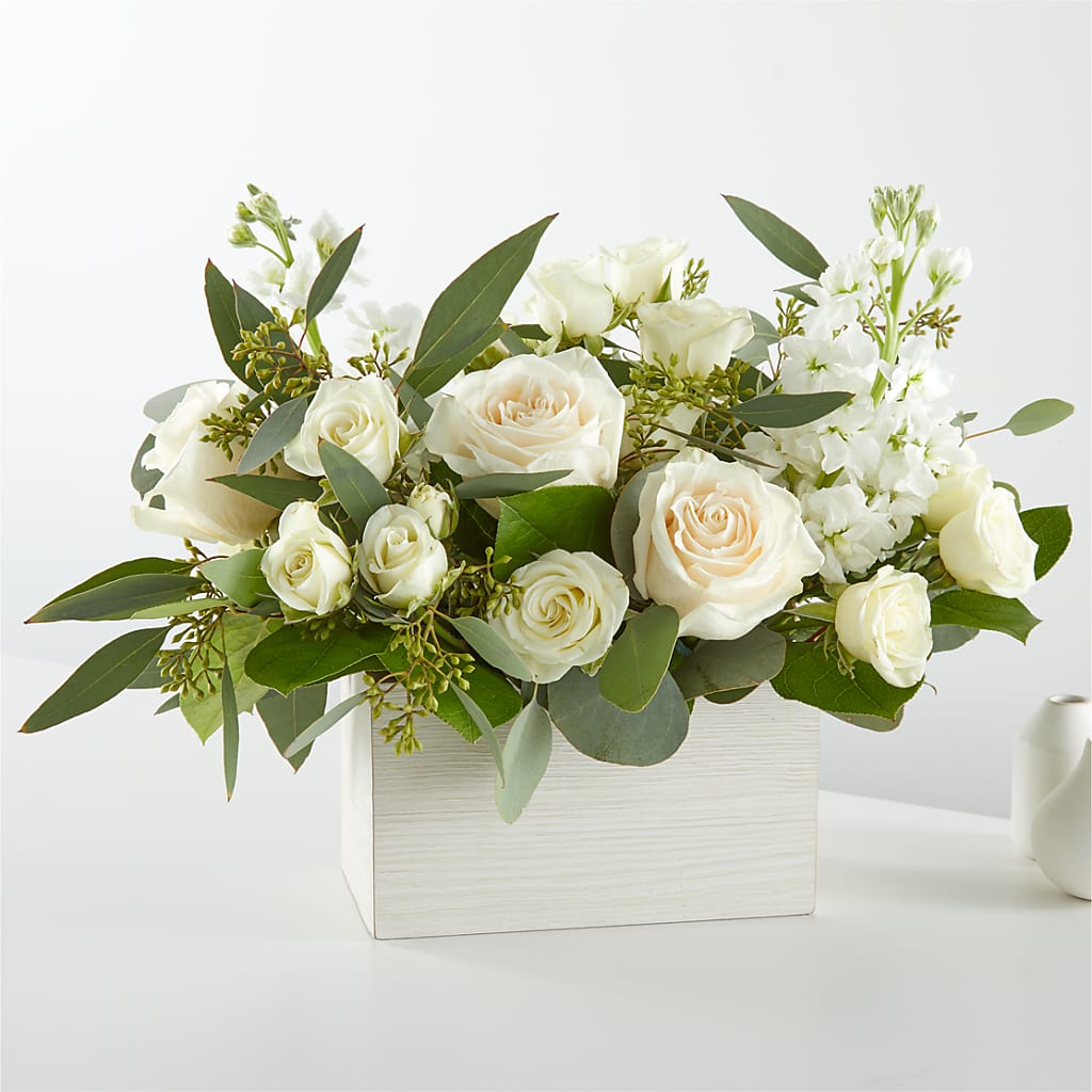 Fresh Linen Box Bouquet – Elikonia Flores Y Eventos, San Juan PR
