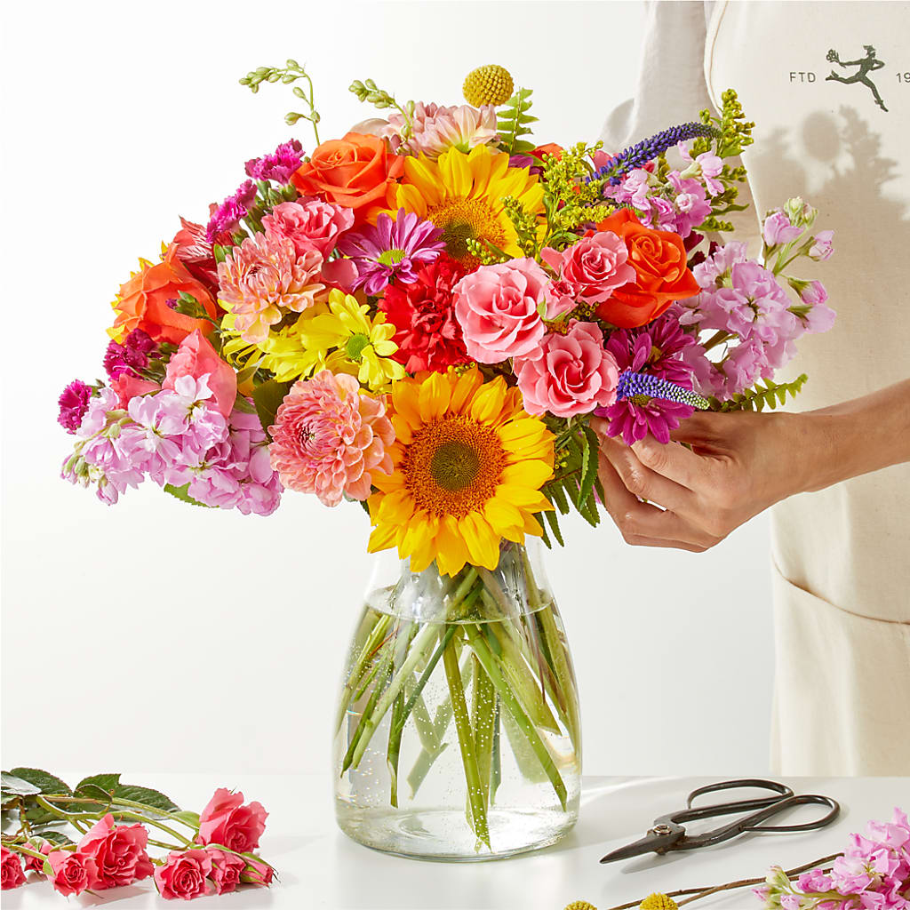 Cue the Confetti - A Florist Original – Elikonia Flores Y Eventos, San Juan PR