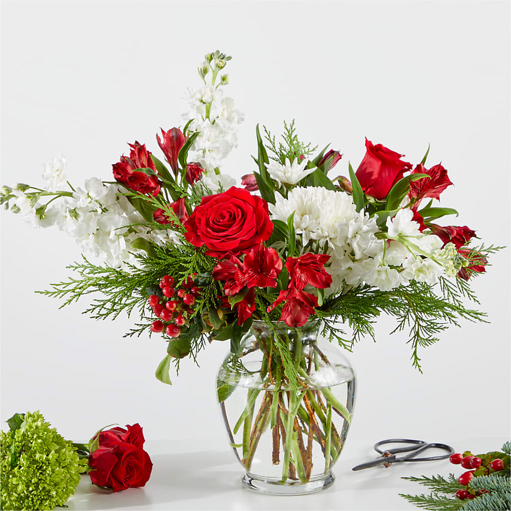 Merry Moment Bouquet – A Florist Original – Elikonia Flores Y Eventos, San Juan PR