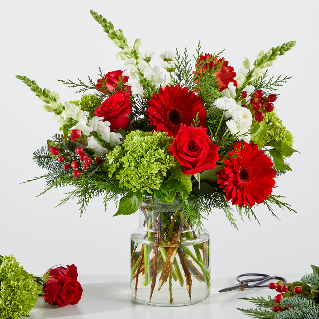 Merry Moment Bouquet – A Florist Original – Elikonia Flores Y Eventos, San Juan PR