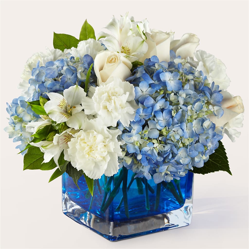 Soothing Waters Bouquet – Elikonia Flores Y Eventos, San Juan PR