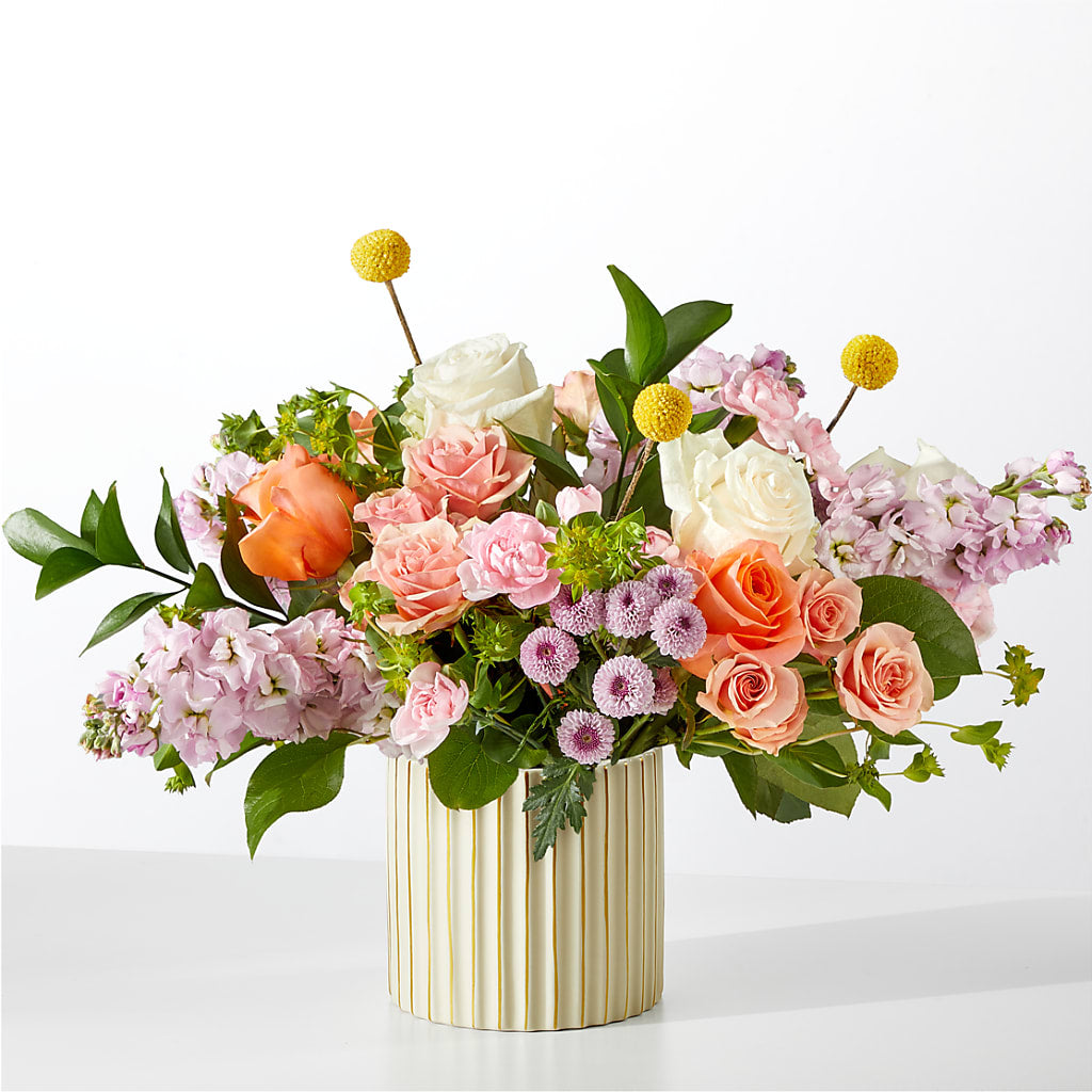 French Market Bouquet with Ivory Vase – Elikonia Flores Y Eventos, San Juan PR