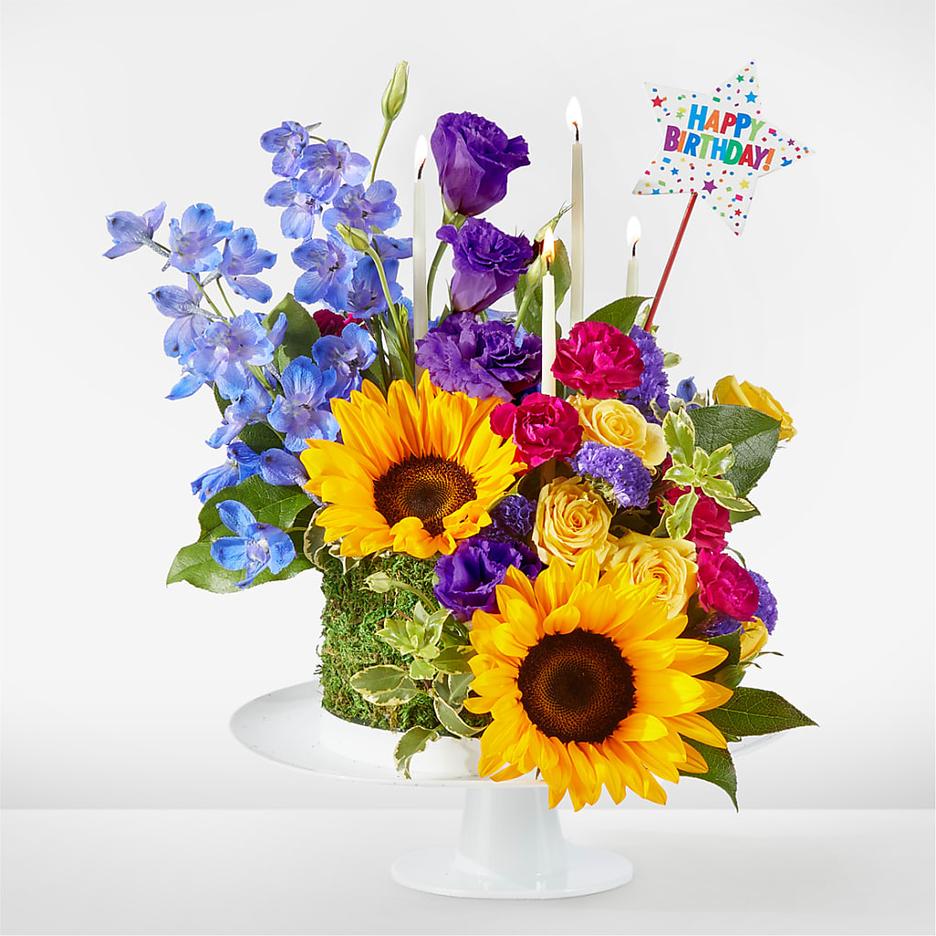 Star of the Day Floral Cake – Elikonia Flores Y Eventos, San Juan PR