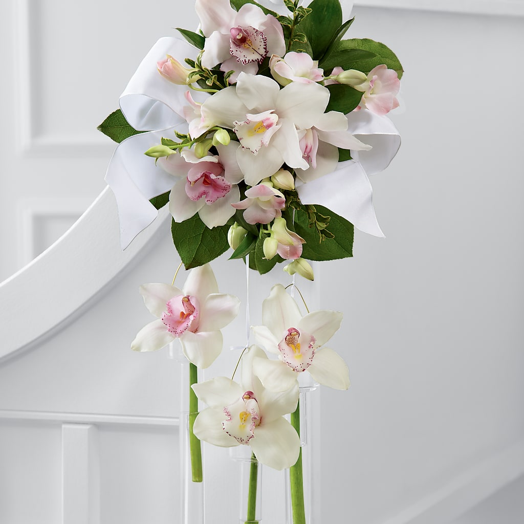 Perfect Entrance Pew Arrangement – Elikonia Flores Y Eventos, San Juan PR