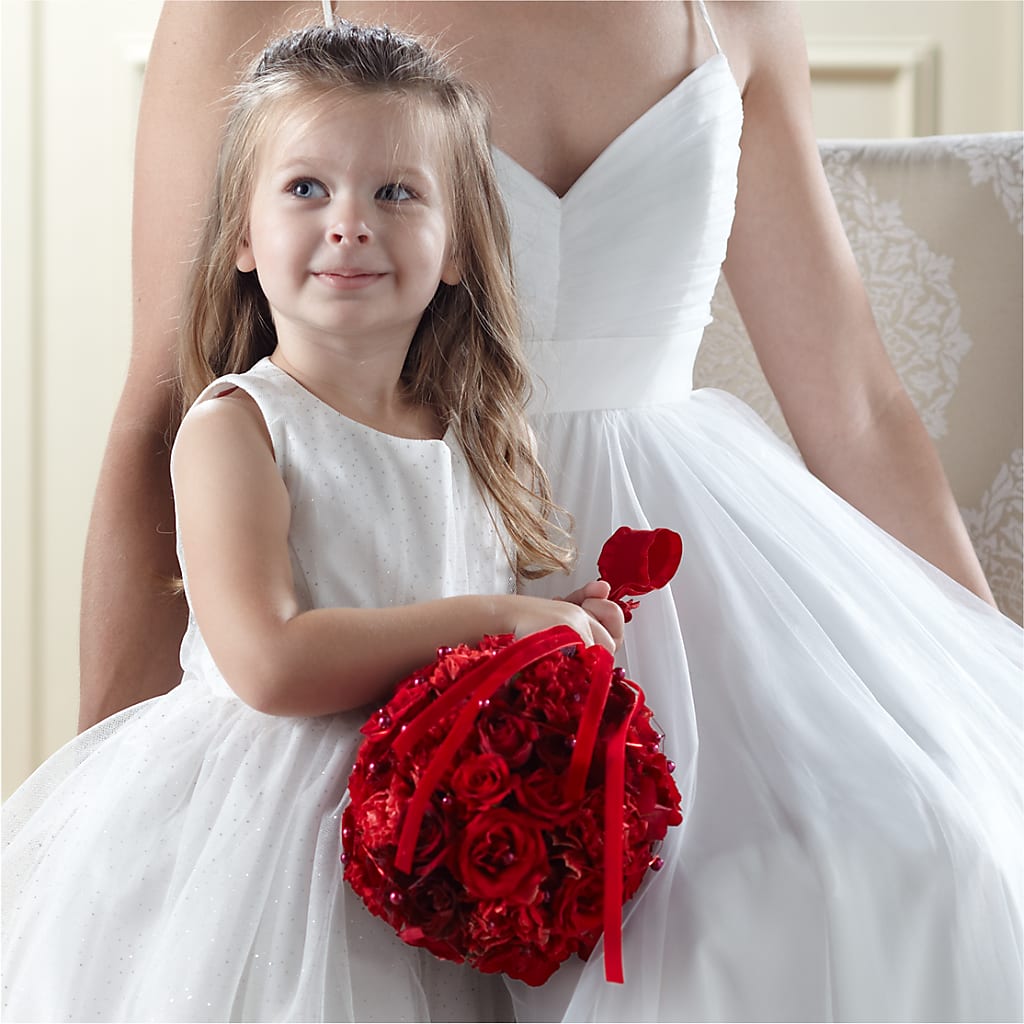 Pure at Heart Flower Girl Arrangement – Elikonia Flores Y Eventos, San Juan PR
