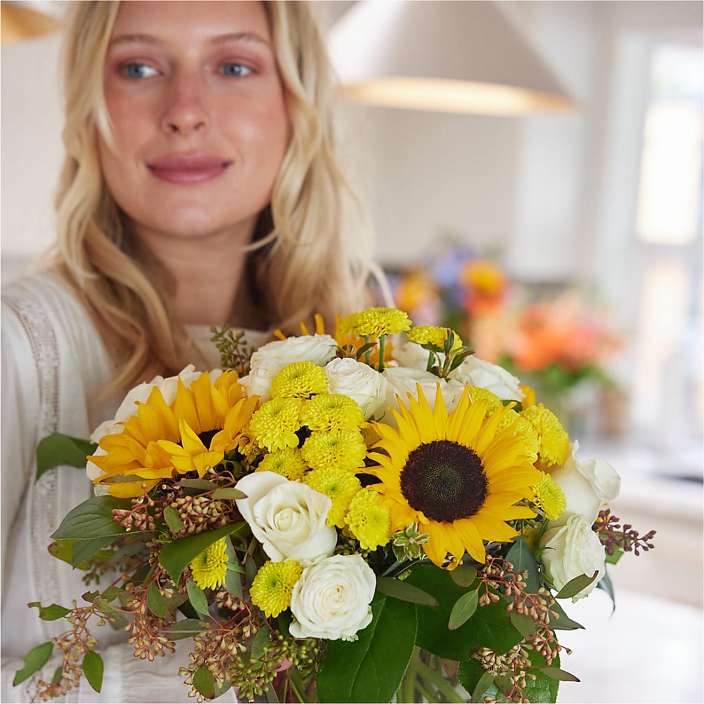 Luminous Morning Bouquet –  Elikonia Flores Y Eventos, San Juan PR