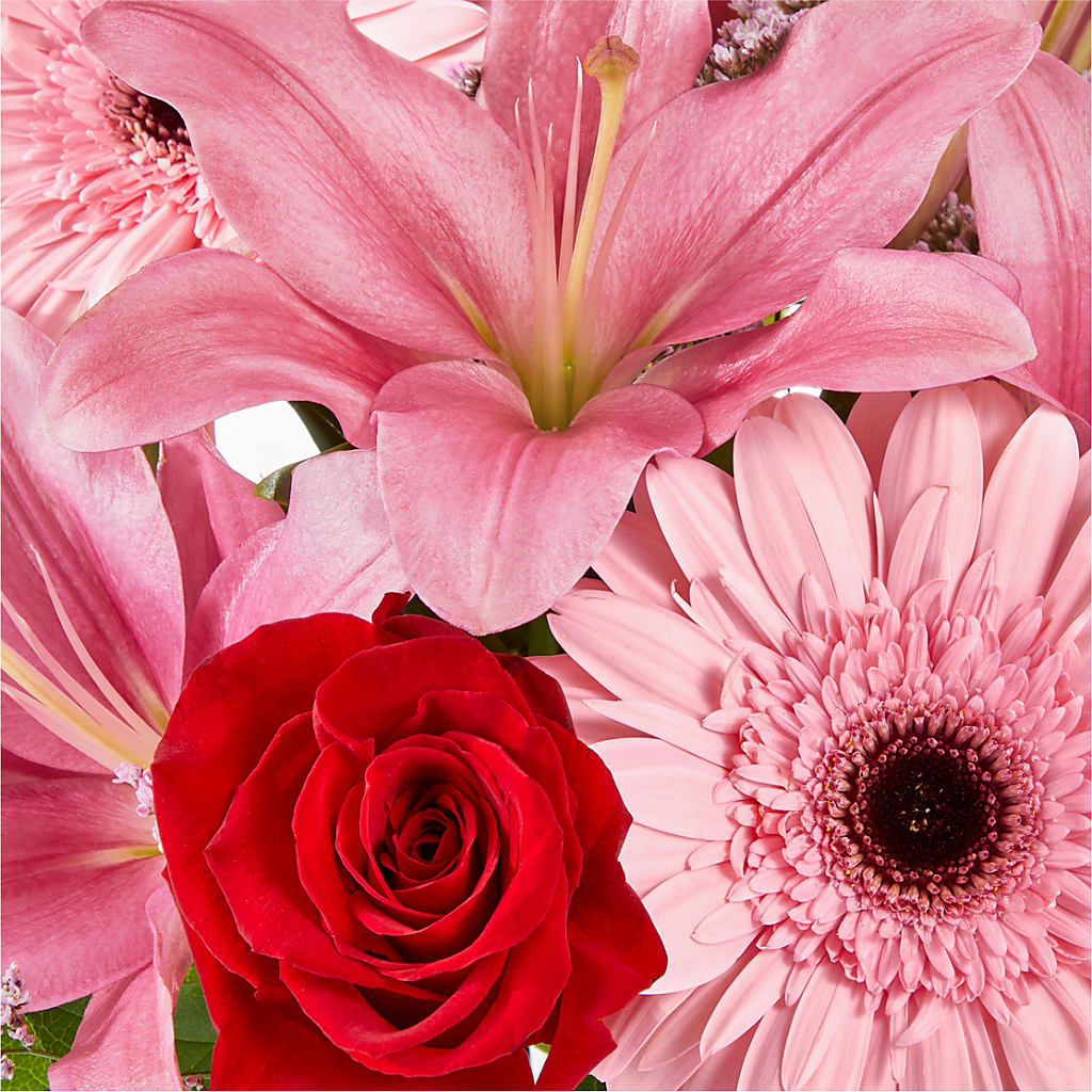 Lots of Love Bouquet –  Elikonia Flores Y Eventos, San Juan PR