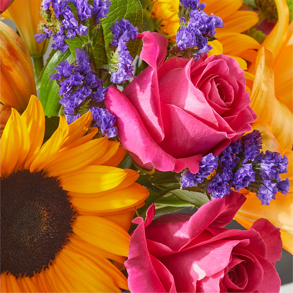 Joyful Bouquet –  Elikonia Flores Y Eventos, San Juan PR