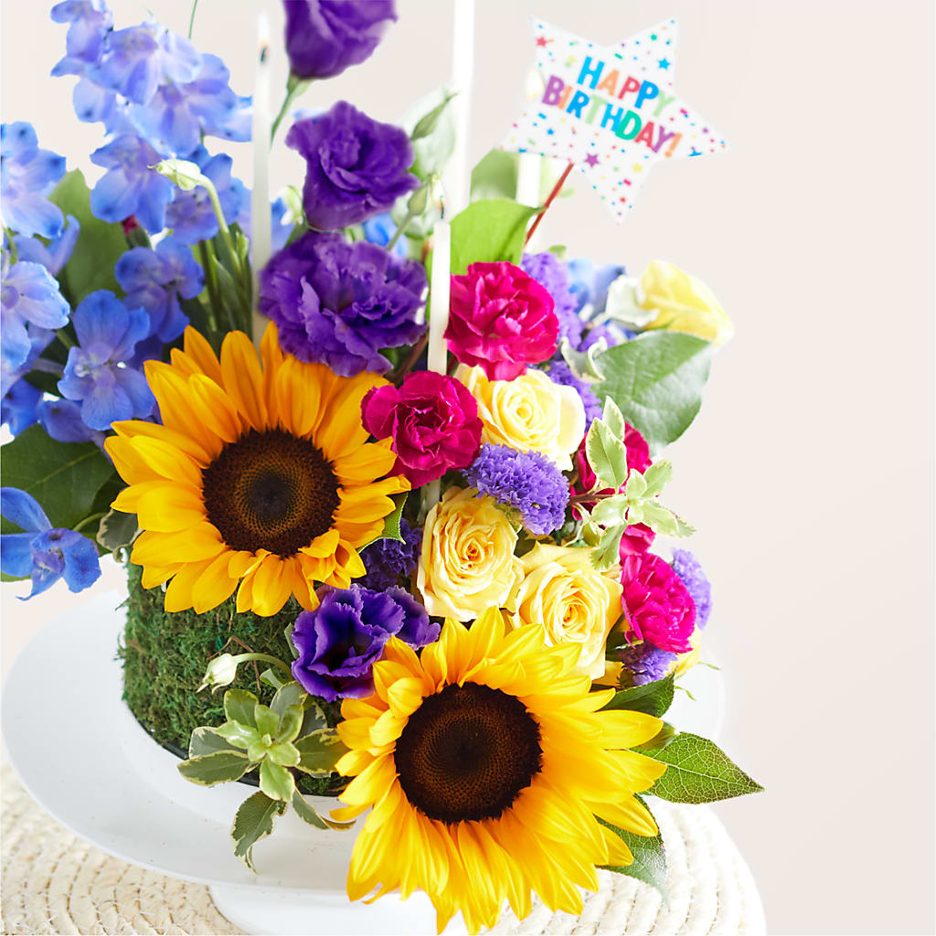 Star of the Day Floral Cake –  Elikonia Flores Y Eventos, San Juan PR