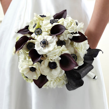 To Have and To Hold Bouquet –  Elikonia Flores Y Eventos, San Juan PR