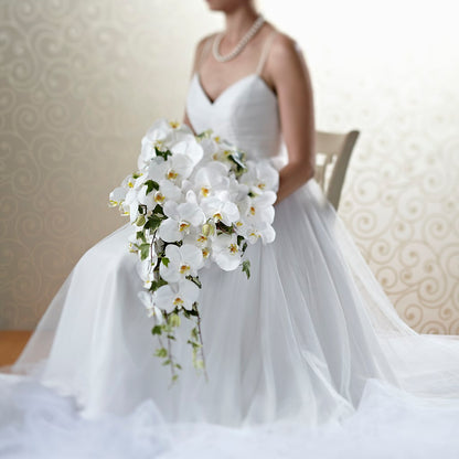 Classic White Bouquet –  Elikonia Flores Y Eventos, San Juan PR